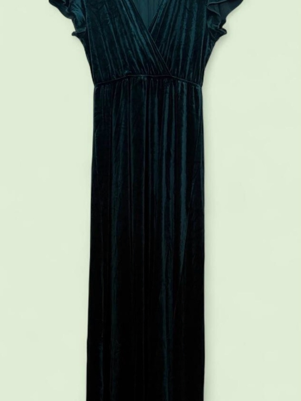 Elegant Green Velvet Maxi Dress with V-Neck